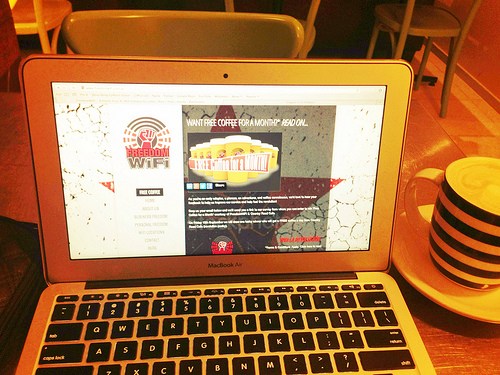 Blogging at Country Road Café 